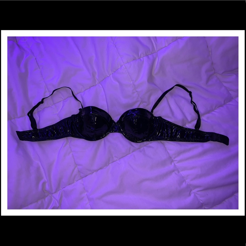LATEX LOOK BRA